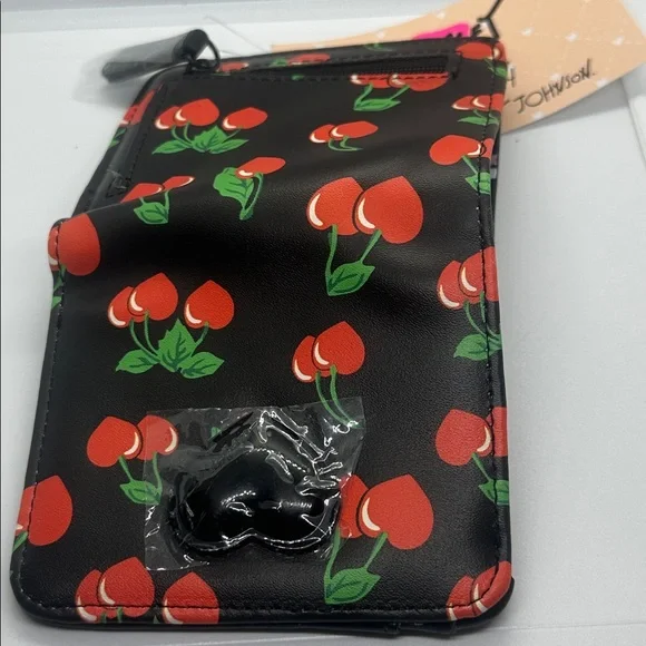 🍒 NWT Luv Betsey by Betsey Johnson Cherry Sweet Bifold Wallet - Black Heart HTF🍒 - Picture 5 of 16